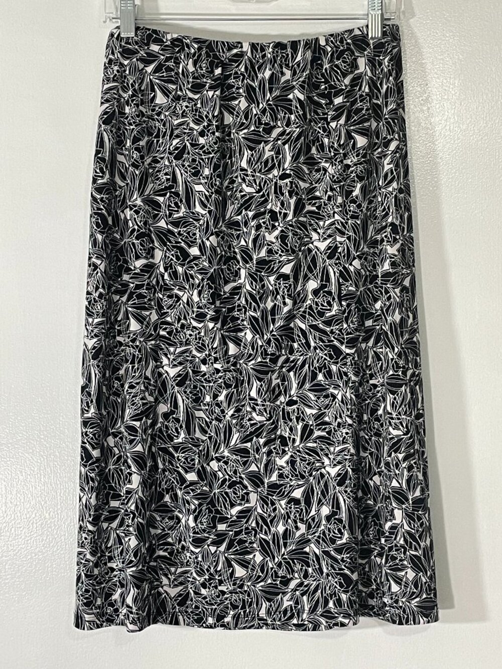 Nine & Co by Nine West Women’s Black White Skirt Size M Elastic Waist Excellent